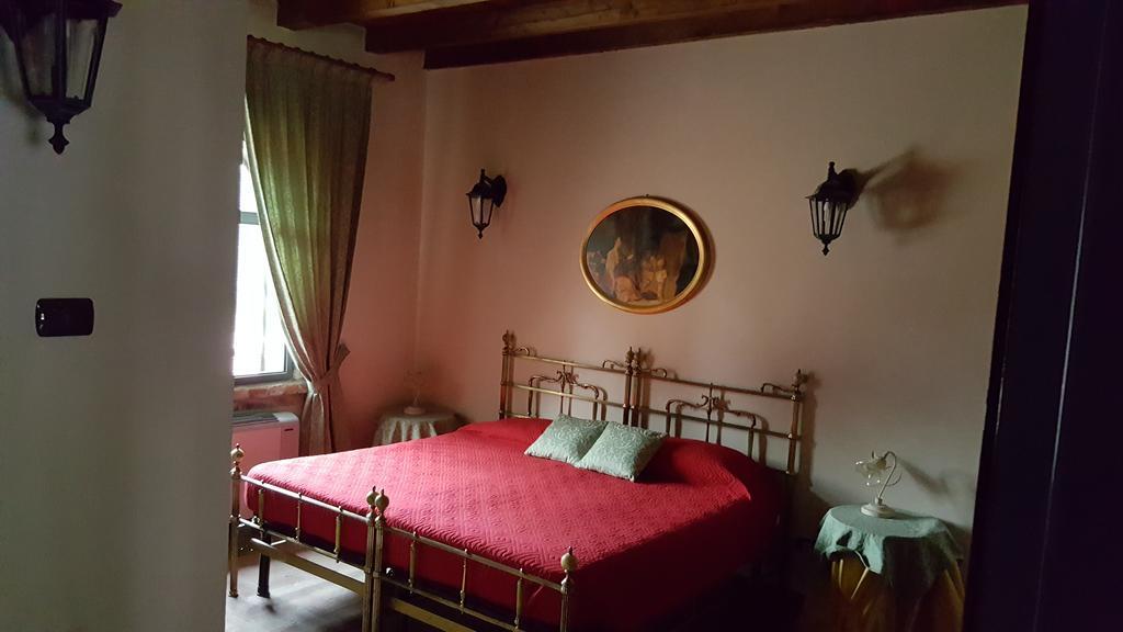 Готель Tenuta Il Tenchio Lacchiarella Екстер'єр фото