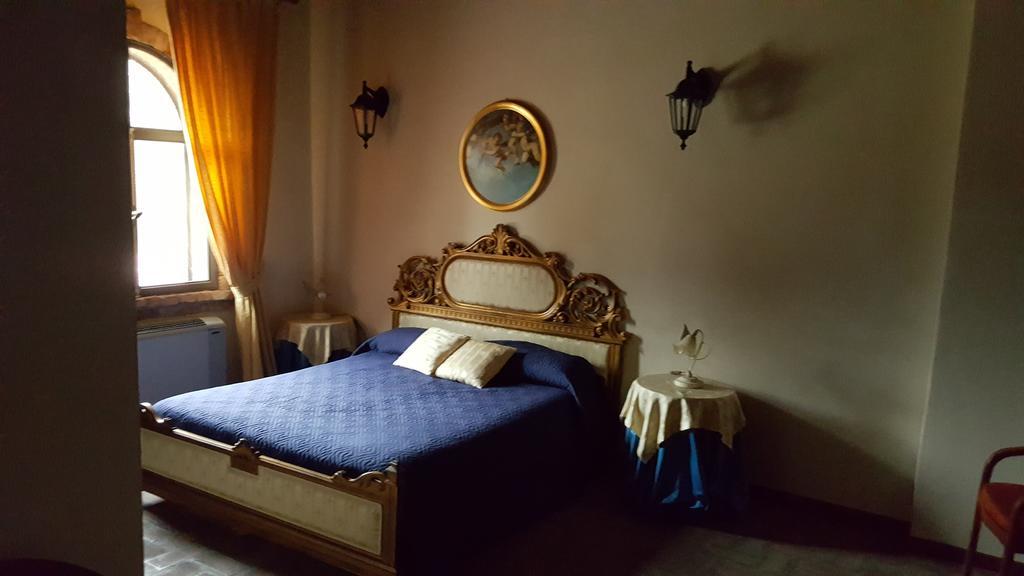 Готель Tenuta Il Tenchio Lacchiarella Екстер'єр фото